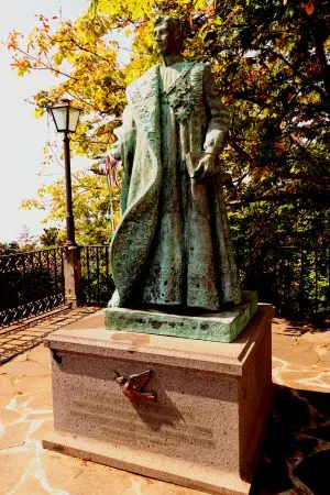 Habsburg Károly szobra