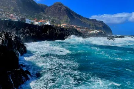 Porto Moniz hullámai