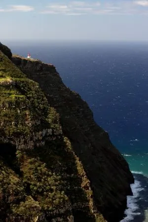 A Távolban: Ponta do Pargo világítótornya
